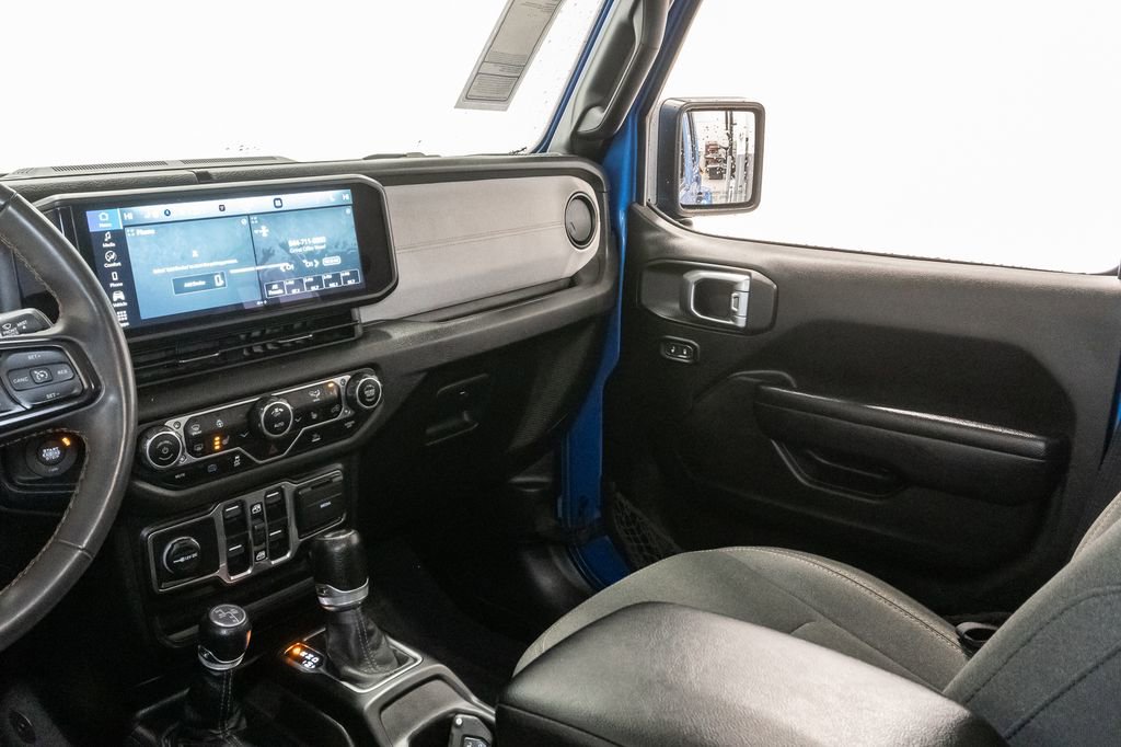 Used 2024 Jeep Wrangler Unlimited w/ Convenience Group AWD/4WD image 11