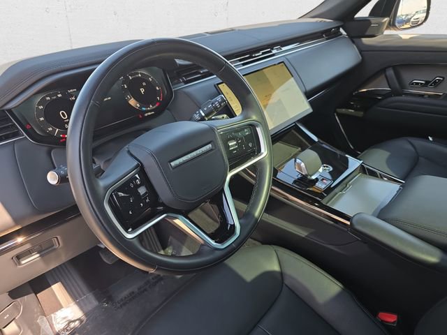 Used 2025 Land Rover Range Rover Sport SE AWD/4WD image 16