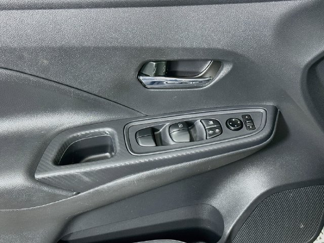 Used 2024 Nissan Versa SV FWD image 21
