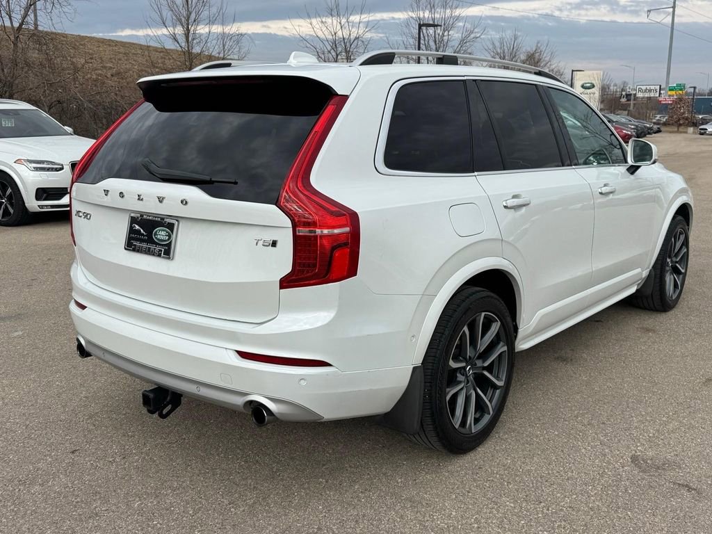 Used 2018 Volvo XC90 T5 Momentum w/ Convenience Package image 4