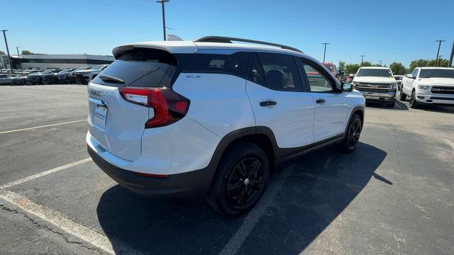 Used 2023 GMC Terrain SLE w/ Driver Convenience Package FWD image 8