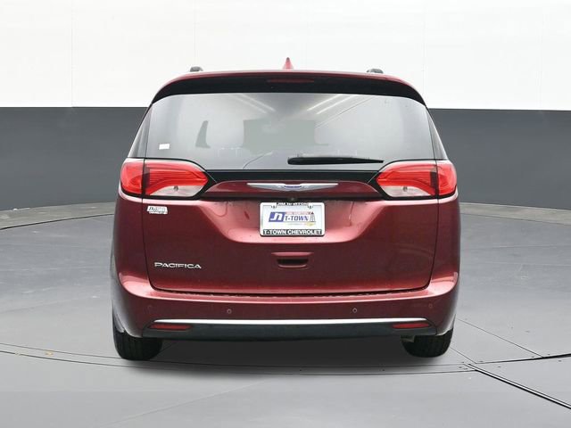 Used 2019 Chrysler Pacifica Touring-L image 11