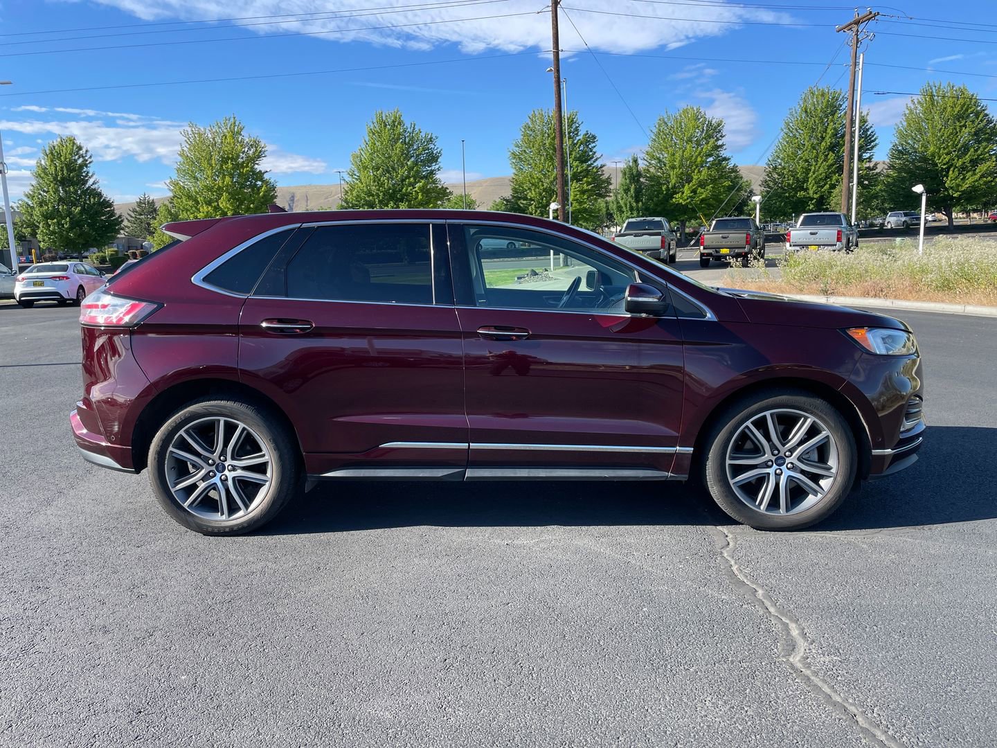 Used 2019 Ford Edge Titanium w/ Equipment Group 301A AWD/4WD image 2