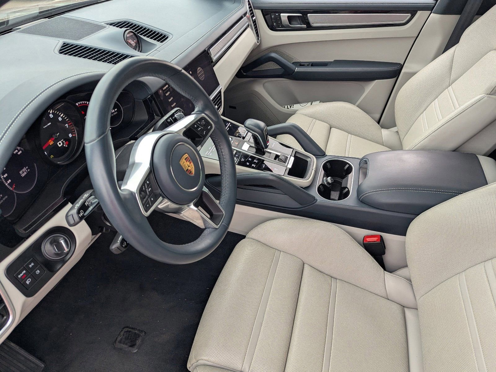 Used 2022 Porsche Cayenne S Platinum image 22