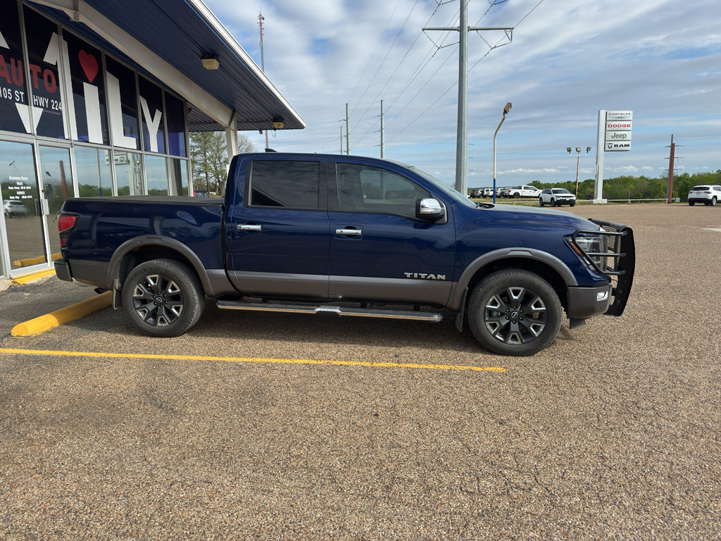 Used 2024 Nissan Titan Platinum Reserve w/ Moonroof Package image 2