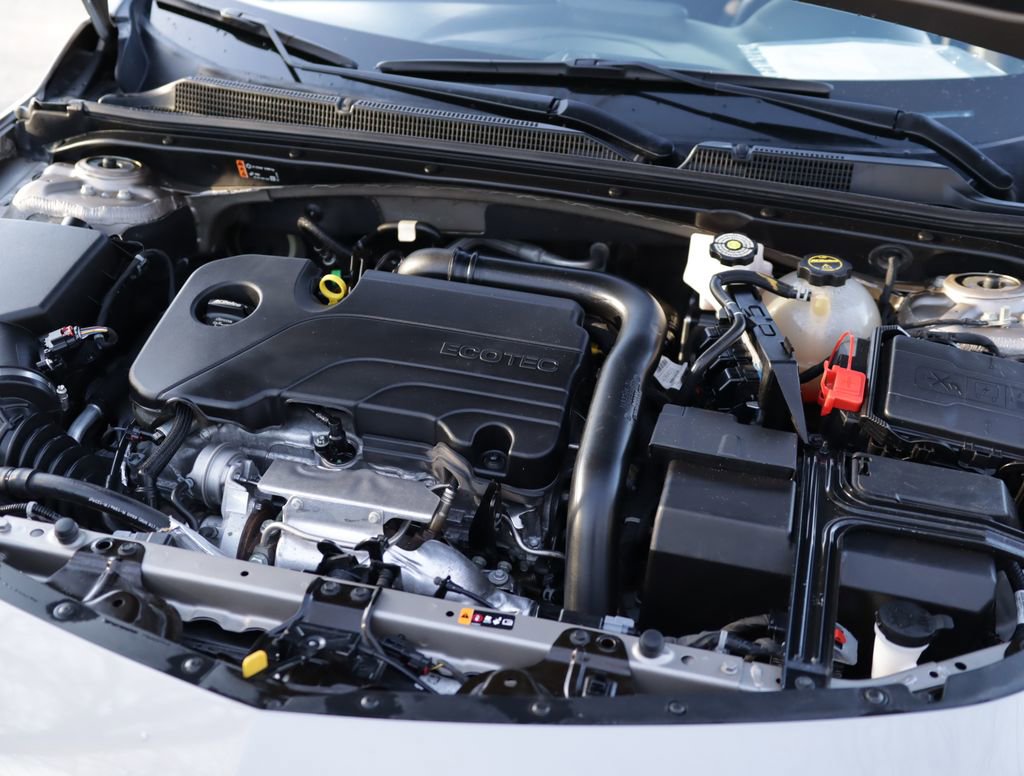 Used 2025 Chevrolet Malibu LT FWD image 28