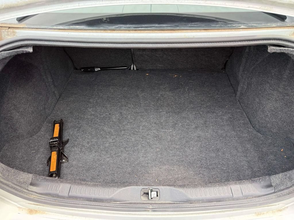 Used 2012 Nissan Sentra 2.0 SR w/ Special Edition Pkg FWD image 6
