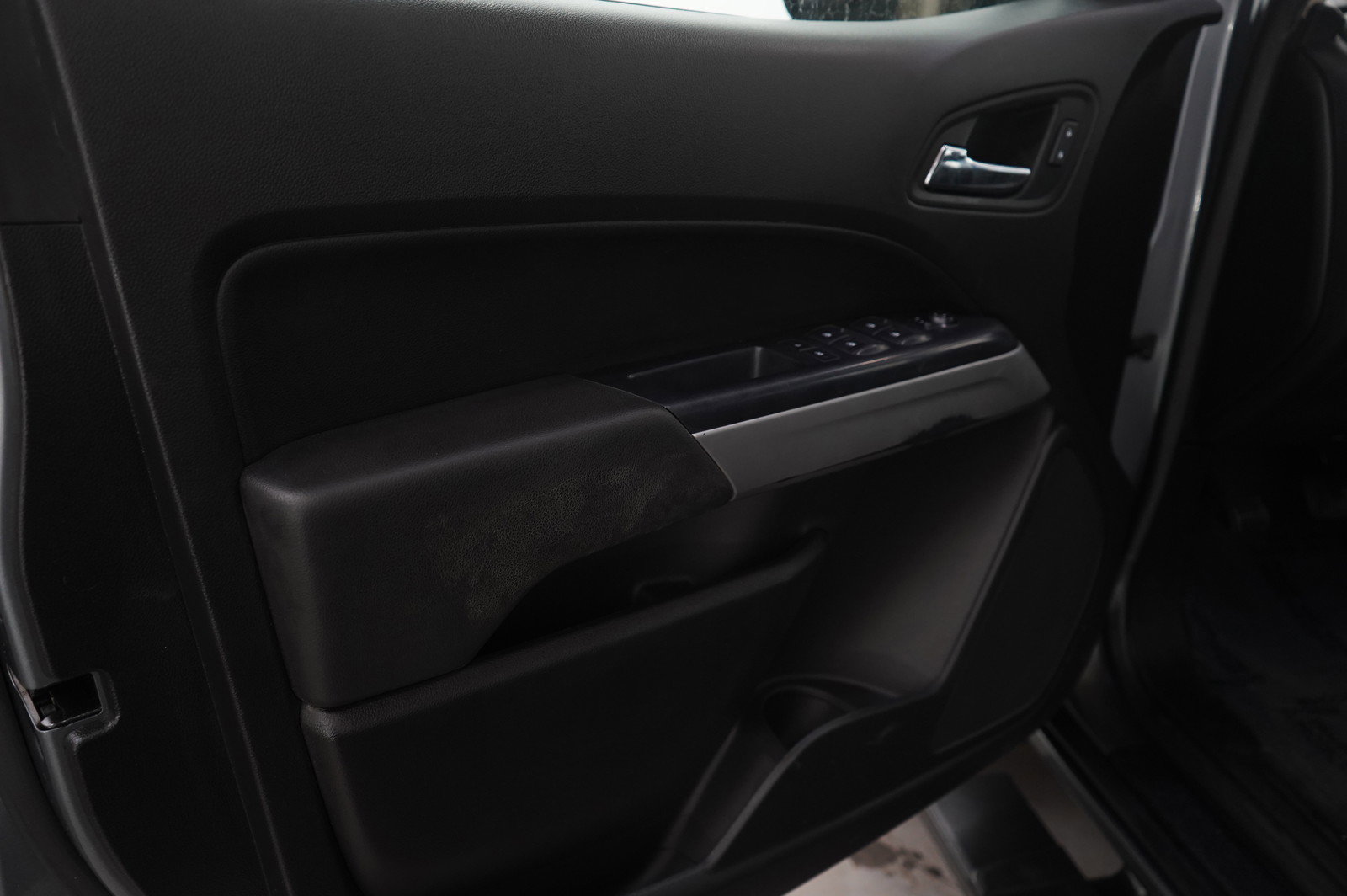 Used 2021 Chevrolet Colorado LT w/ LT Convenience Package image 20