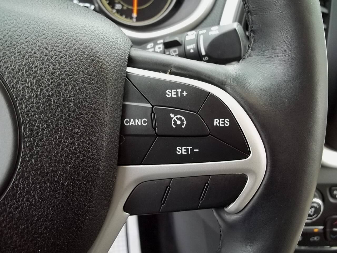 Used 2016 Jeep Cherokee Limited w/ Trailer Tow Group AWD/4WD image 21