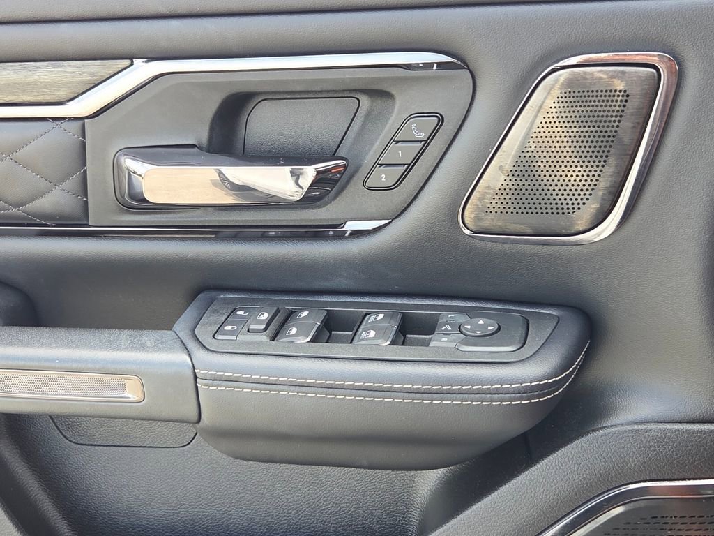 Used 2025 RAM 1500 Limited AWD/4WD image 27