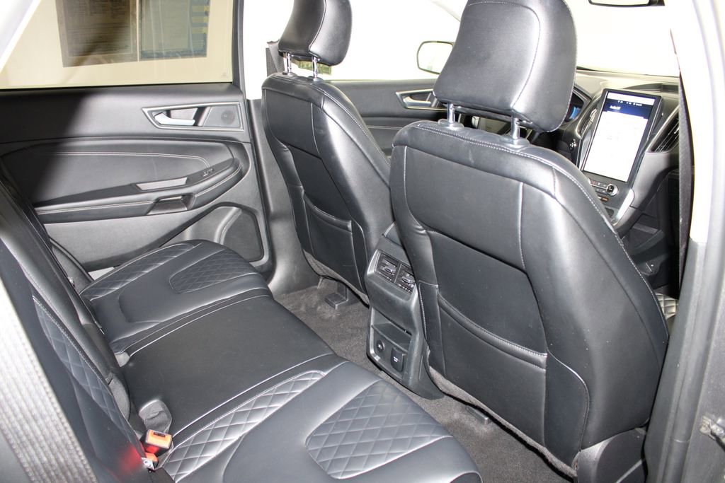 Used 2024 Ford Edge Titanium image 32