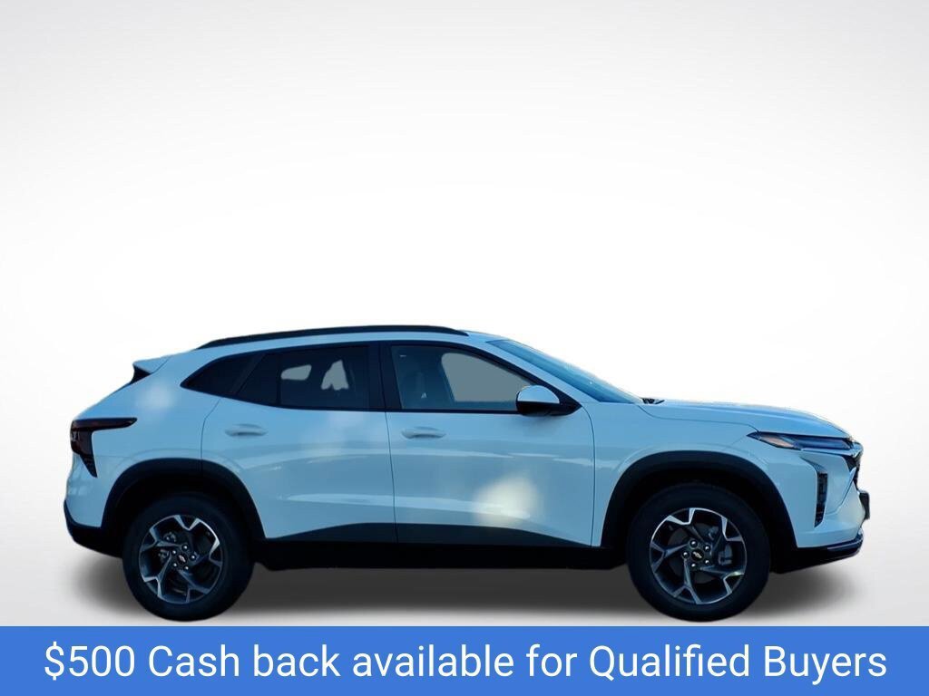 New 2026 Chevrolet Trax LT w/ Driver Confidence Package FWD image 2