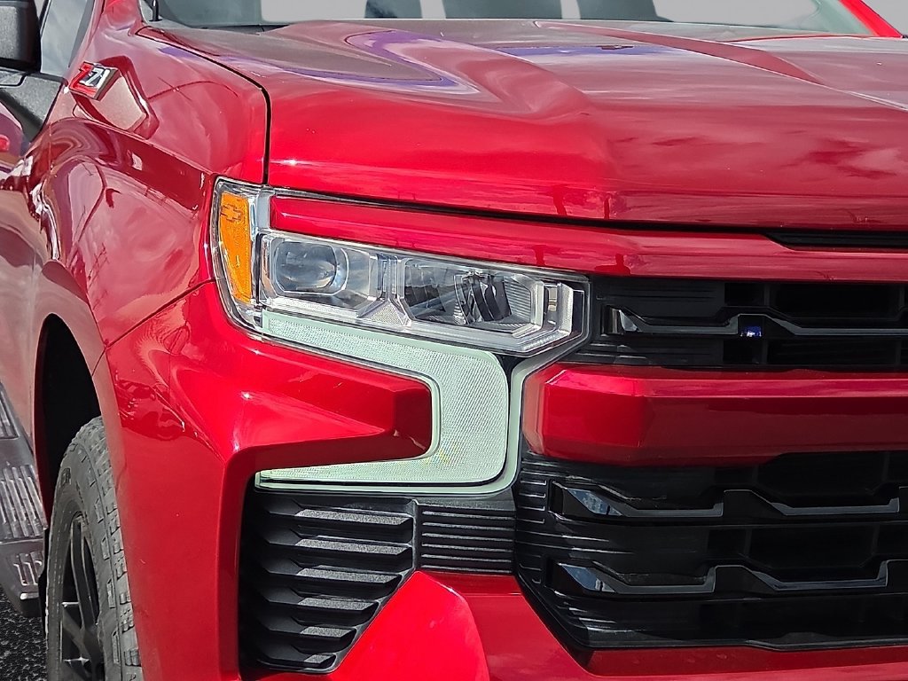 Used 2024 Chevrolet Silverado 1500 RST w/ Z71 Off-Road Package AWD/4WD image 7