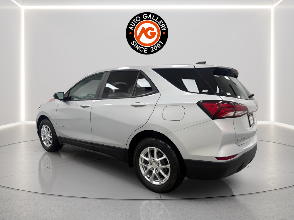 Used 2022 Chevrolet Equinox LS w/ LS Convenience Package FWD image 6