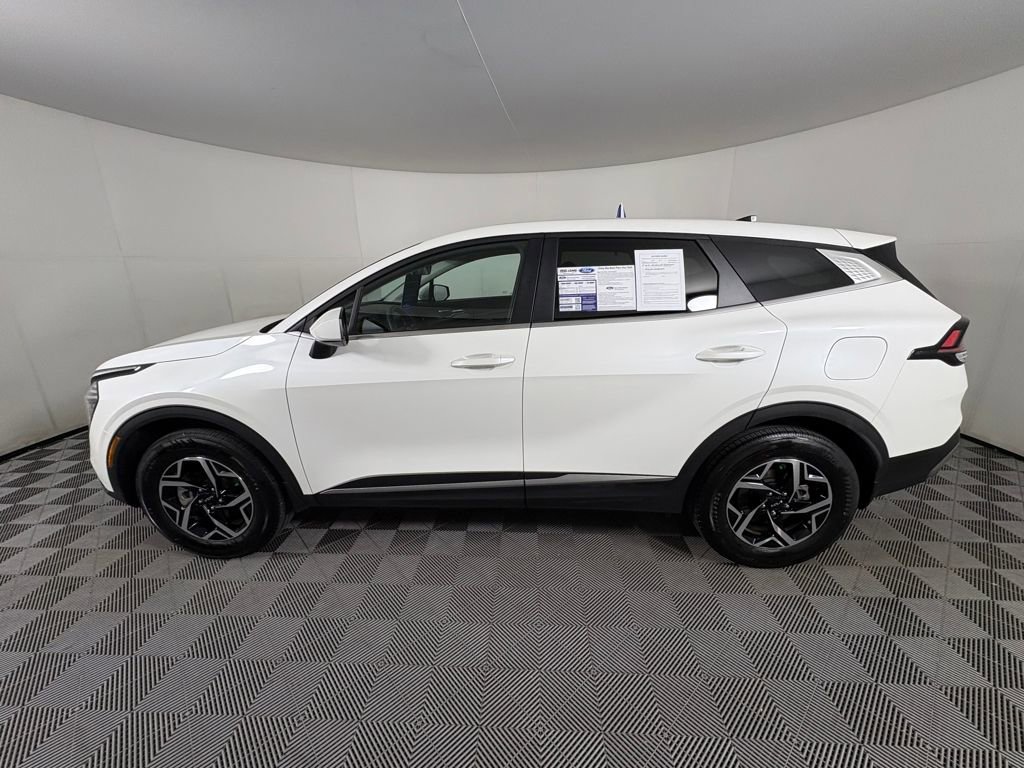 Used 2025 Kia Sportage LX image 4