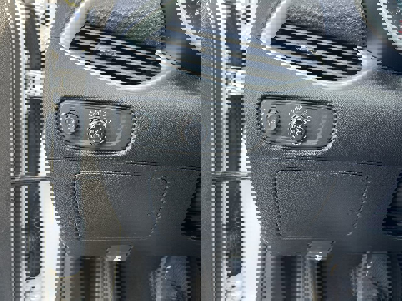 Used 2023 Chevrolet Malibu LT image 29