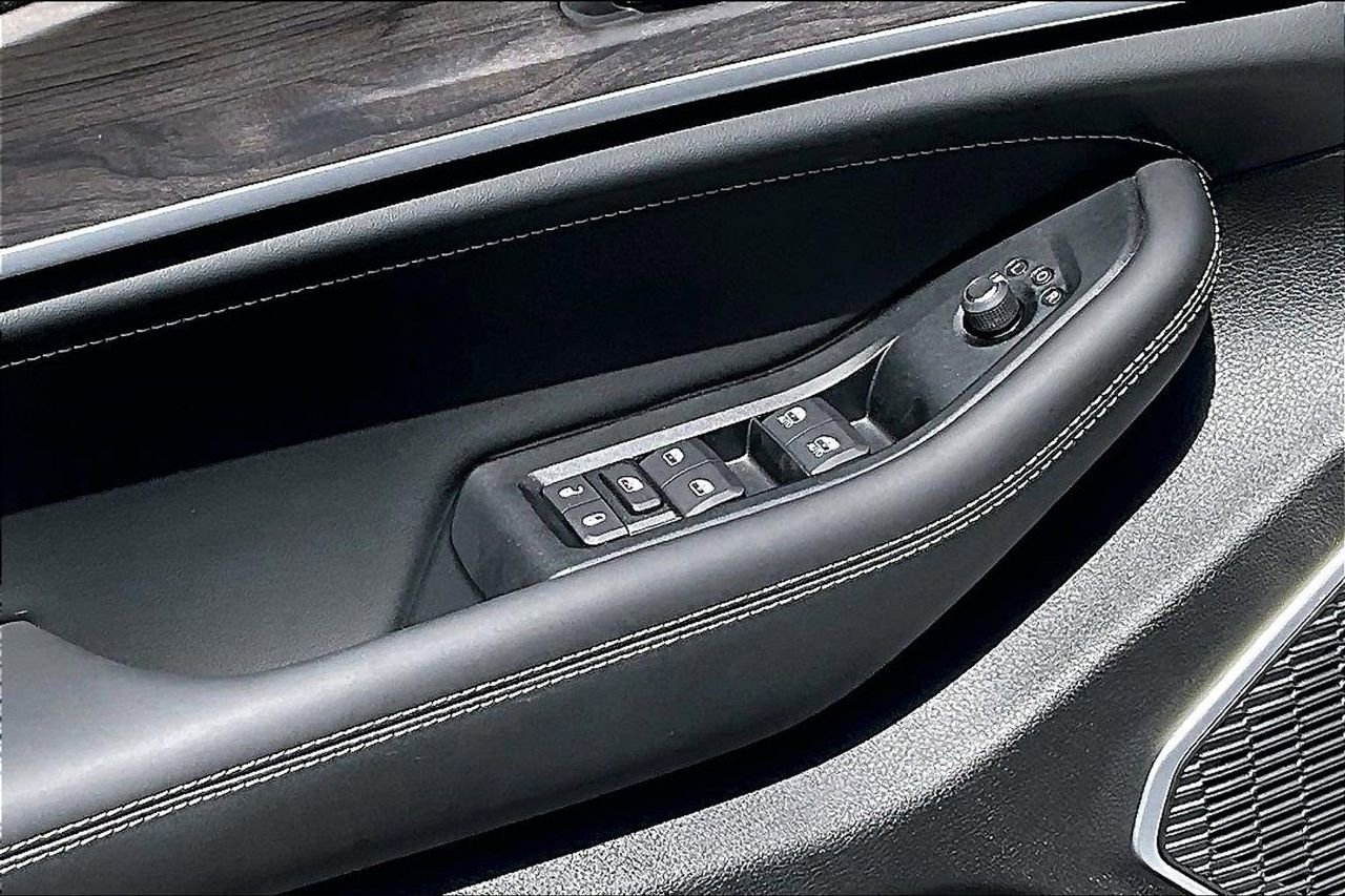 New 2026 Jeep Grand Cherokee L Limited AWD/4WD image 26