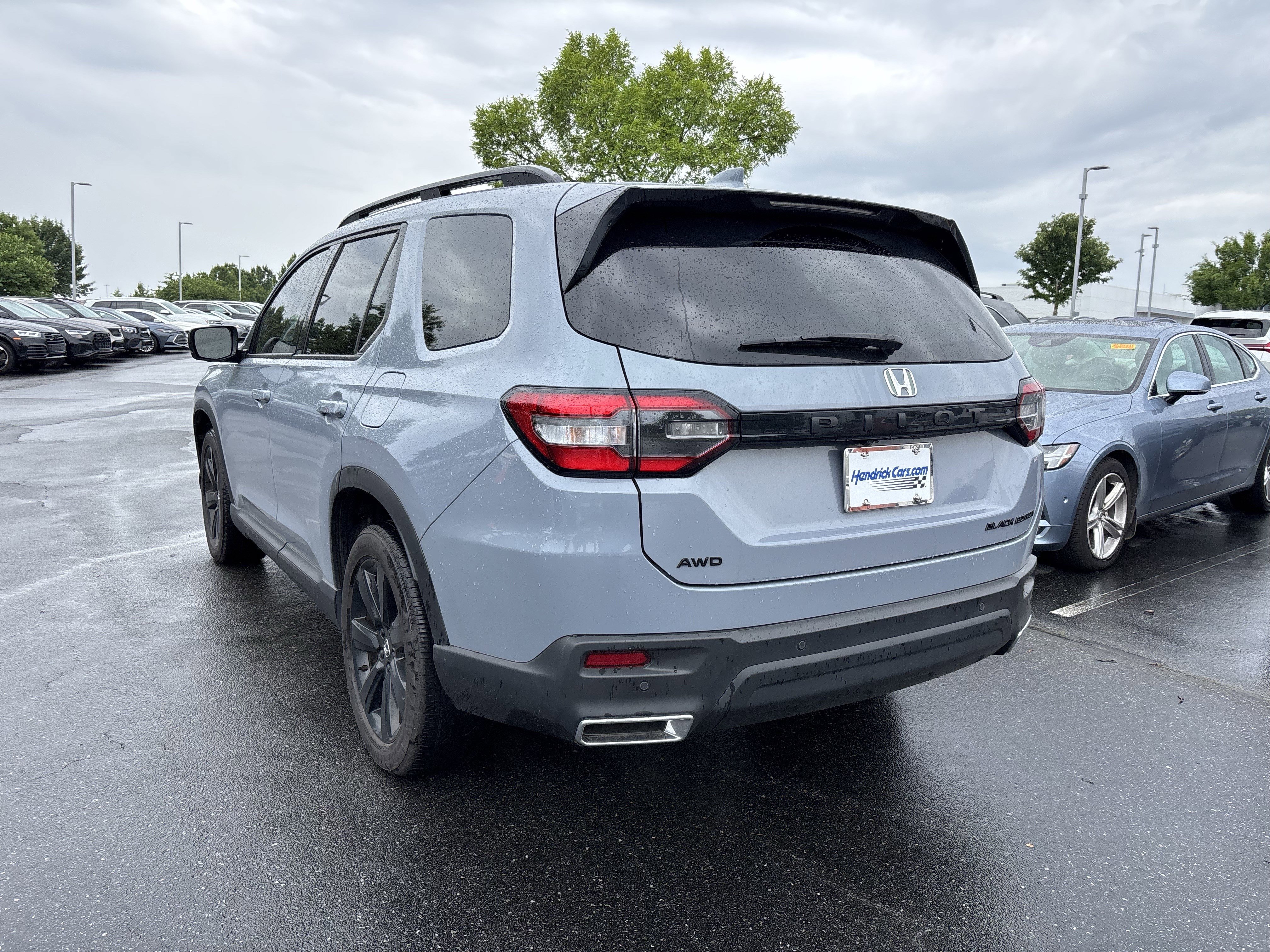 Used 2025 Honda Pilot Black Edition image 18