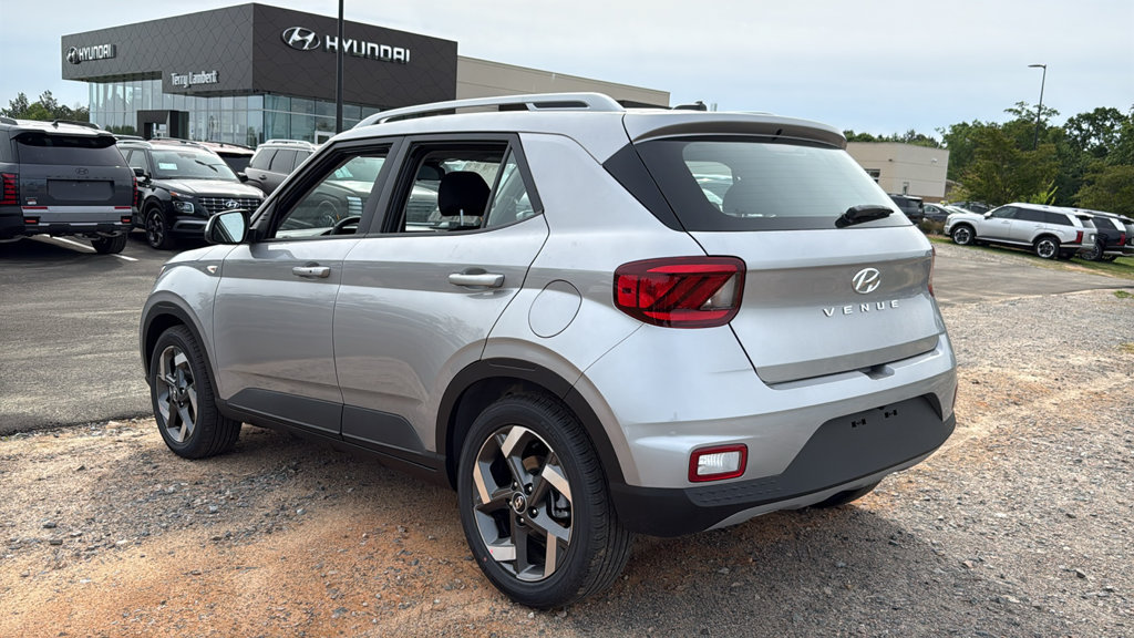 New 2026 Hyundai Venue SEL FWD image 5