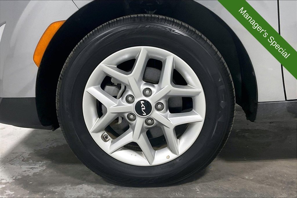 Used 2025 Kia Soul LX w/ LX Technology Package FWD image 10