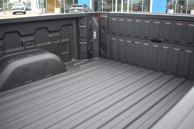 New 2026 Chevrolet Silverado 1500 Custom w/ LPO, Dark Essentials Package AWD/4WD image 14