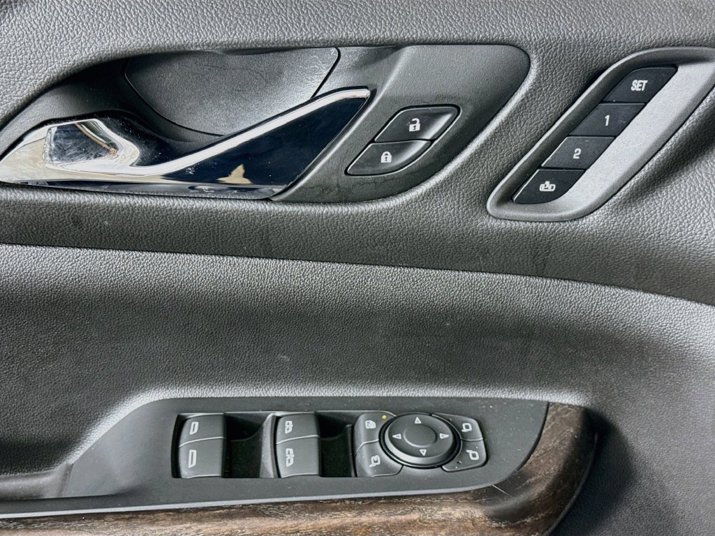Used 2023 GMC Acadia Denali w/ Denali Ultimate Package FWD image 21