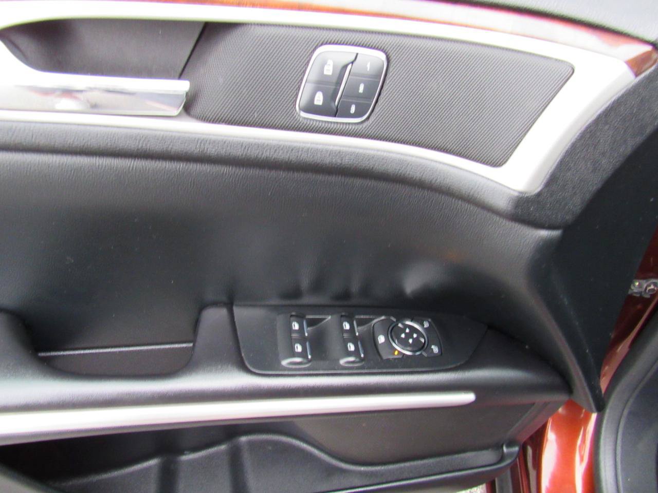 Used 2016 Lincoln MKZ AWD image 12