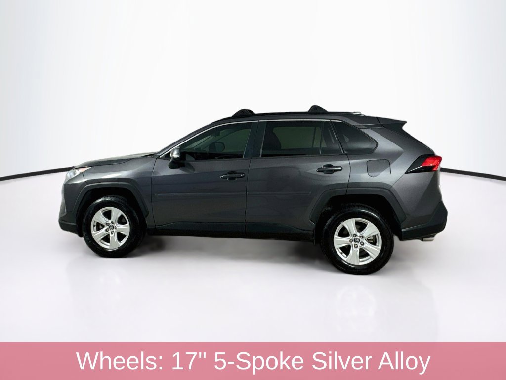 Used 2020 Toyota RAV4 XLE w/ Convenience Package FWD image 4