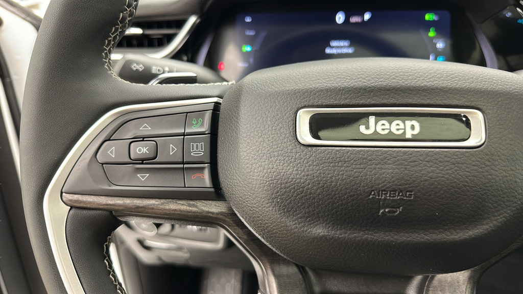 Used 2023 Jeep Grand Cherokee 4WD 4xe image 19