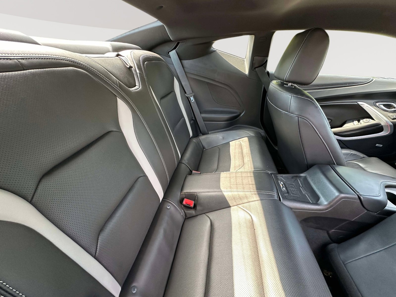 Used 2018 Chevrolet Camaro SS w/ Redline Edition RWD image 31