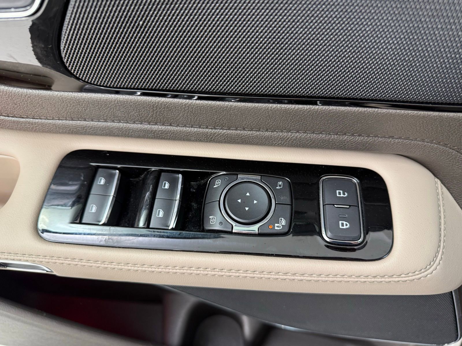 Used 2023 Lincoln Aviator Reserve w/ Equipment Group 201A image 14