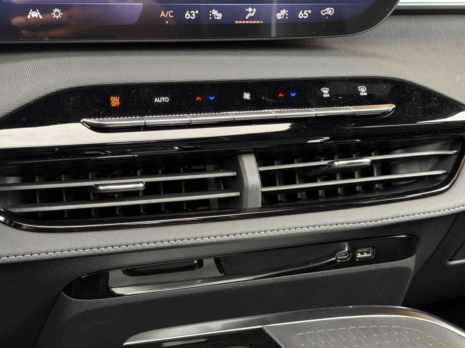 New 2026 Buick Enclave Sport Touring w/ Power Package FWD image 21