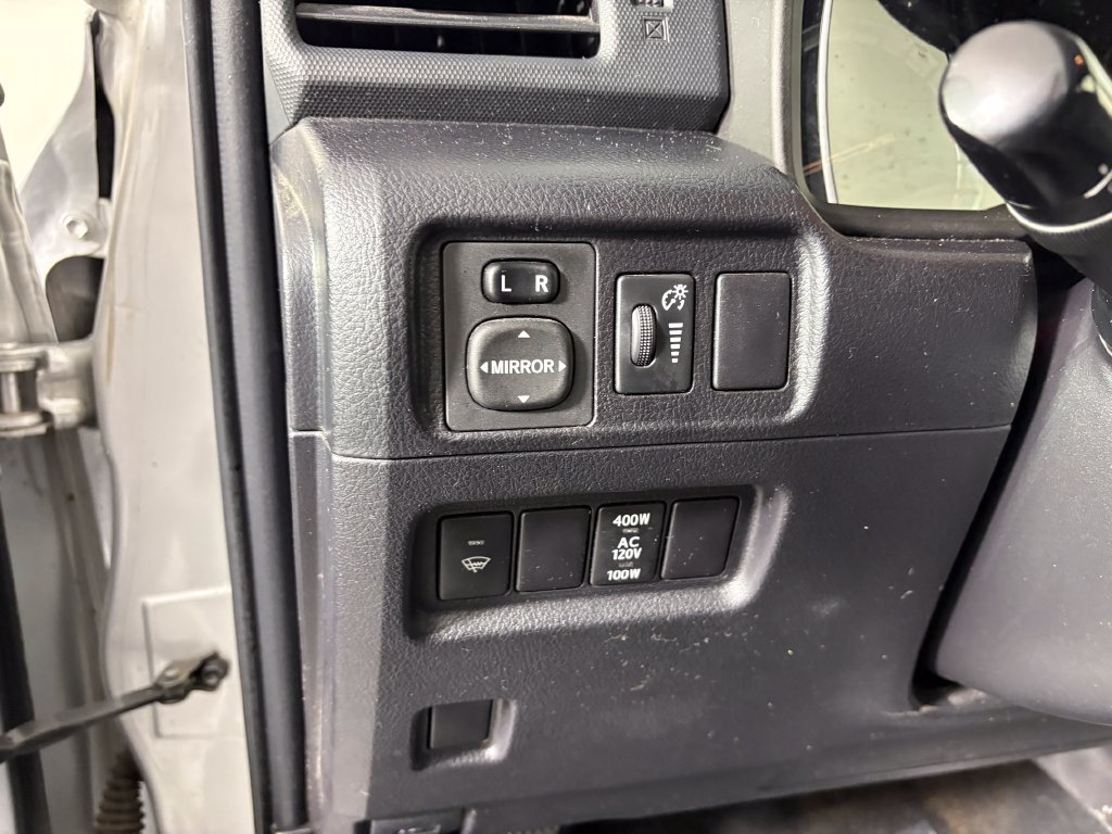 Used 2016 Toyota 4Runner SR5 AWD/4WD image 13