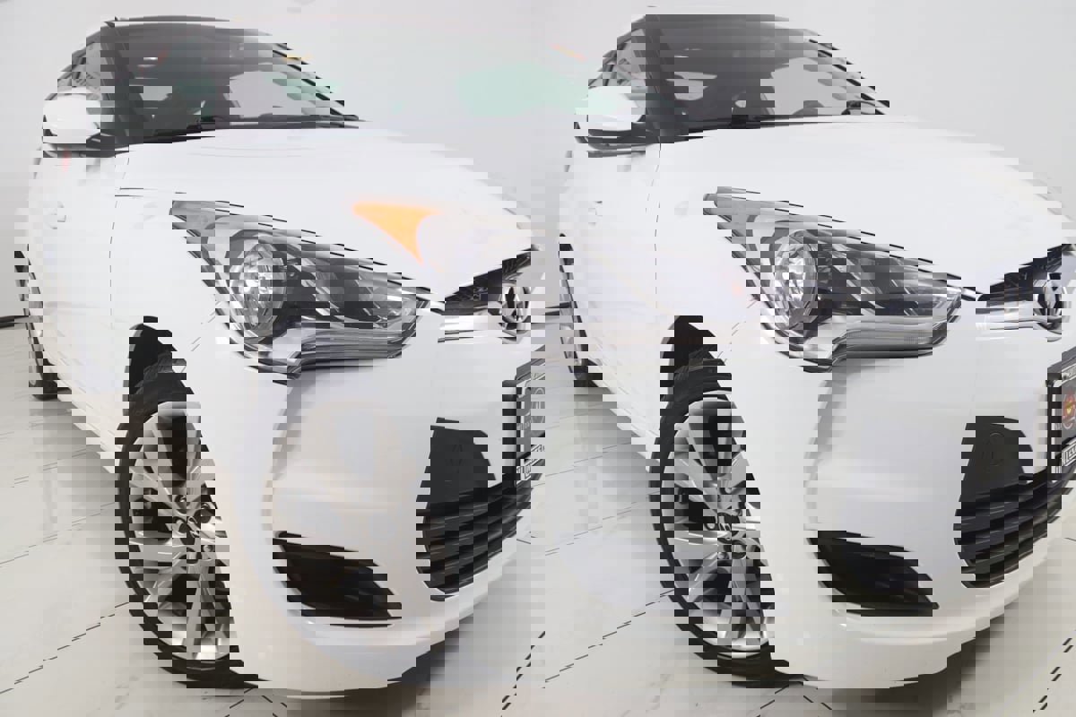 Used 2016 Hyundai Veloster w/ Option Group 02 image 13