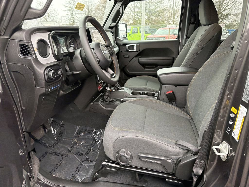Used 2024 Jeep Wrangler Unlimited image 12