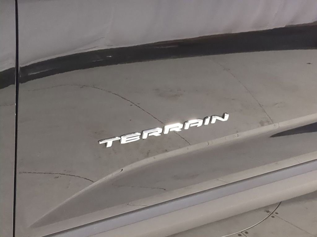 Used 2025 GMC Terrain Elevation w/ Elevation Premium Package image 16