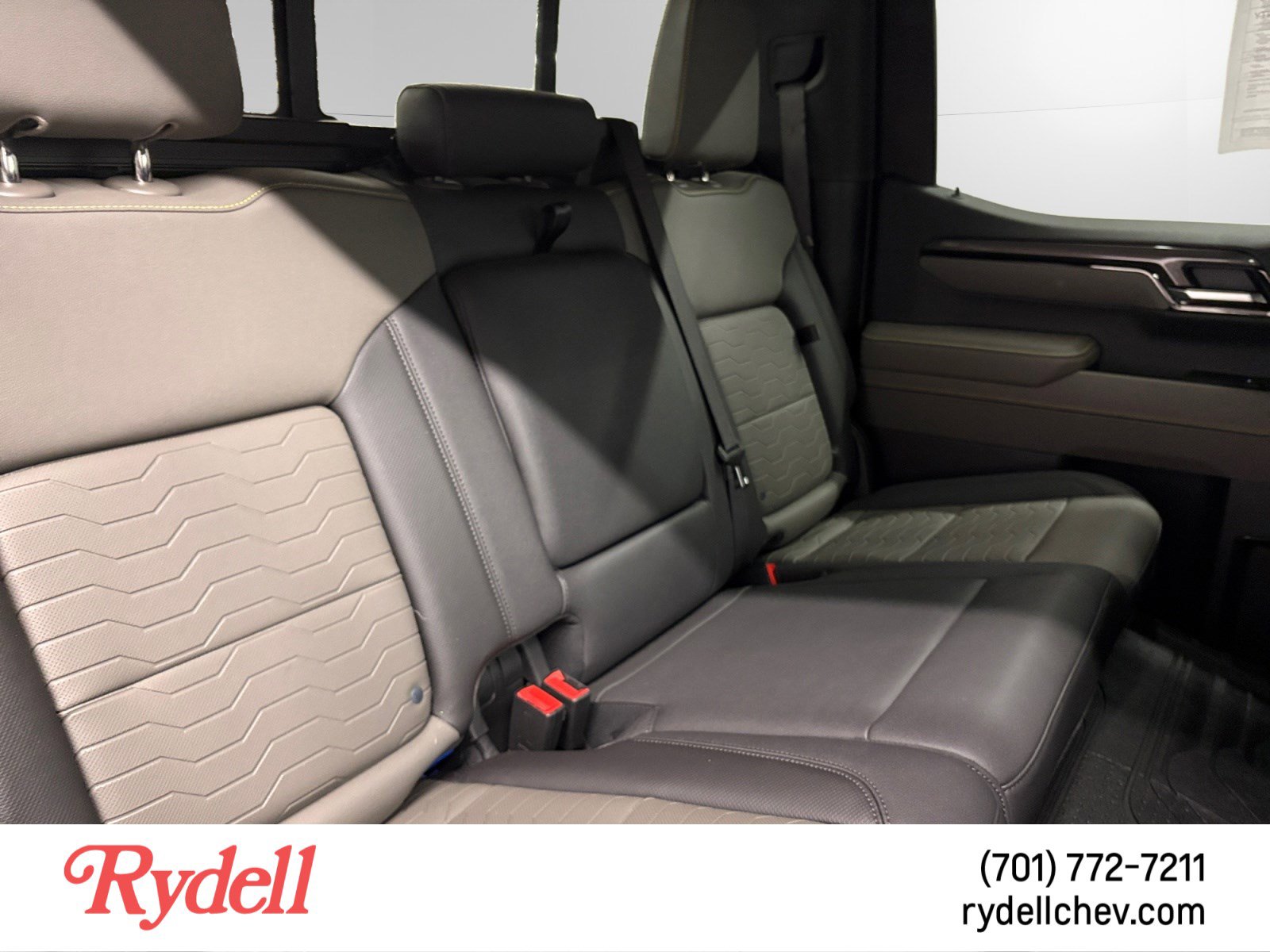 Used 2025 Chevrolet Silverado 1500 ZR2 w/ Technology Package image 17