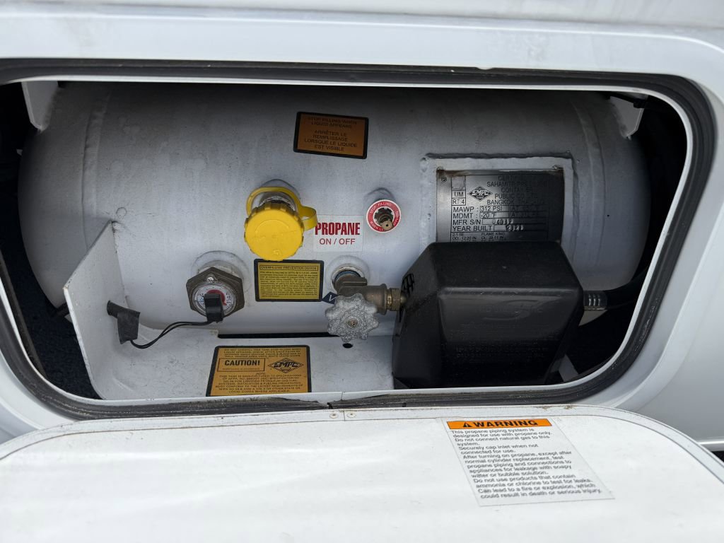 Used 2023 Ford E-350 and Econoline 350 Super Duty w/ Motorhome Prep Package RWD image 18