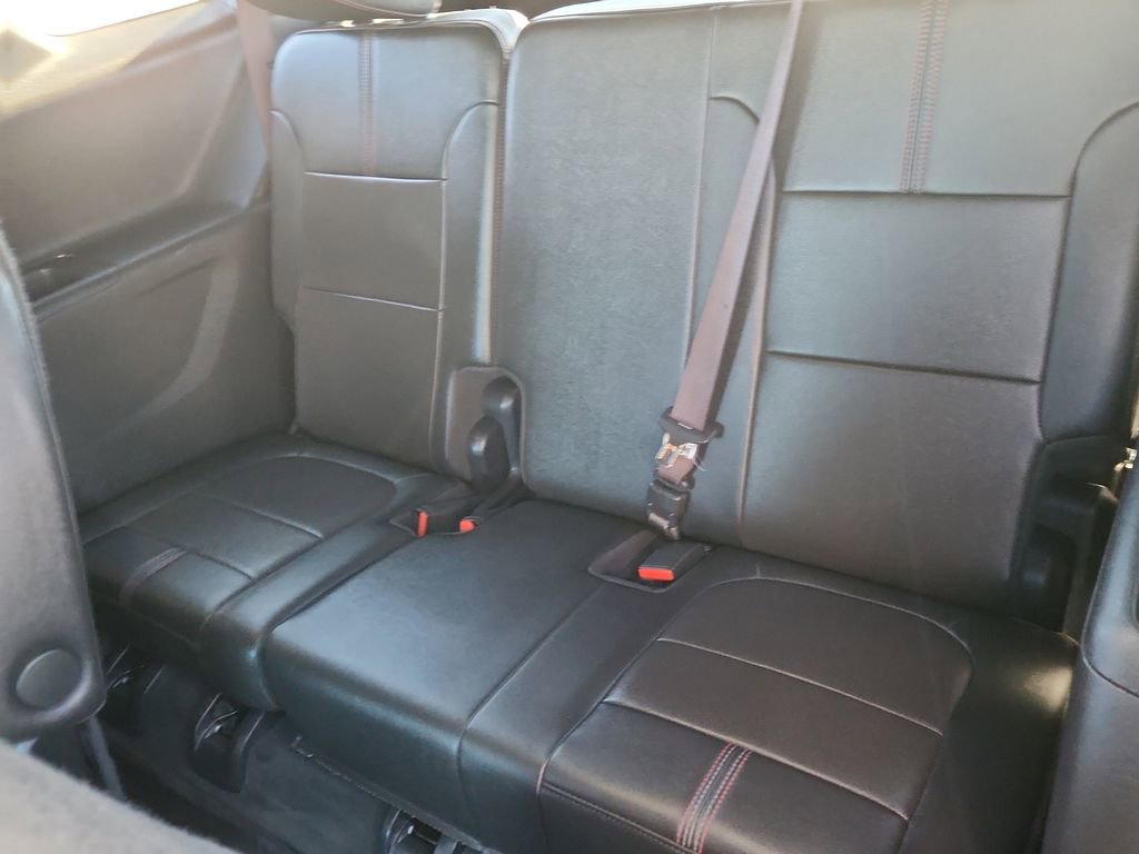 Used 2023 Chevrolet Traverse RS w/ LPO, Floor Liner Package image 11