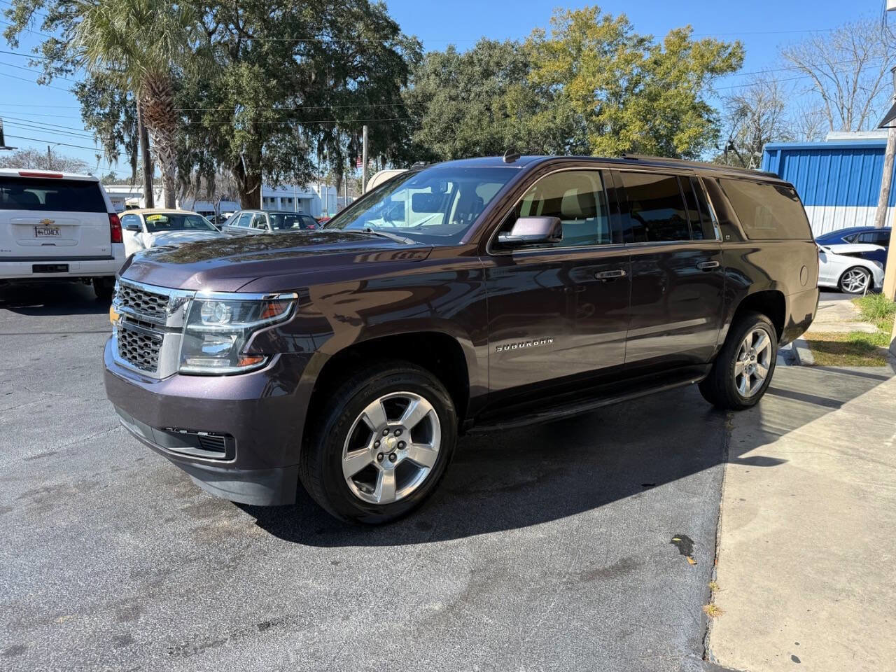 Used 2015 Chevrolet Suburban LT image 3