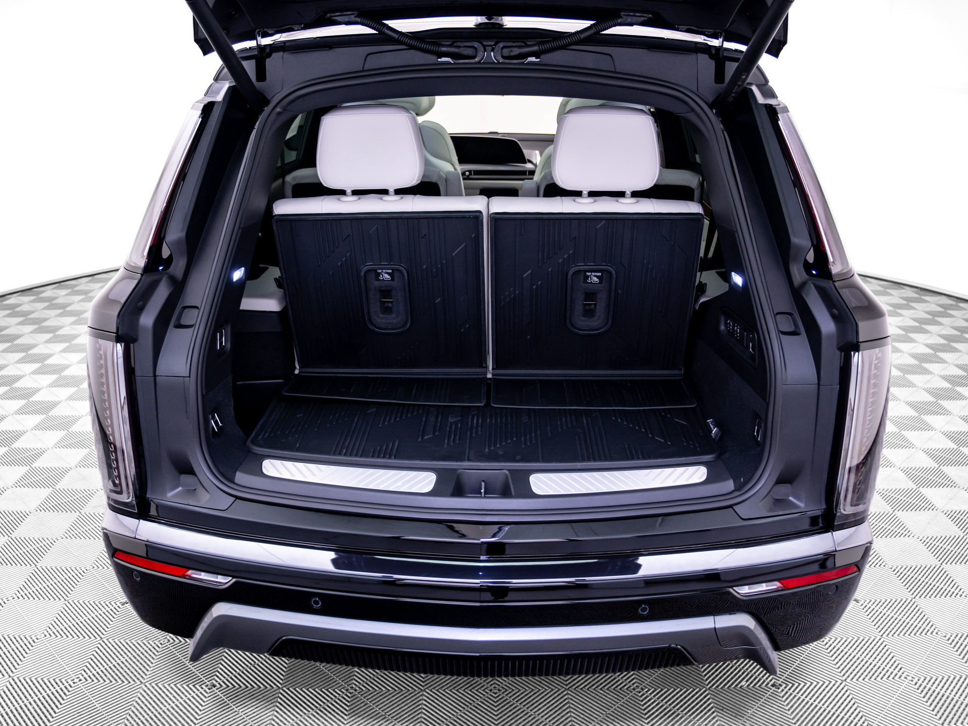 New 2027 Cadillac Vistiq Sport w/ LPO, Floor Liner Package AWD/4WD image 31