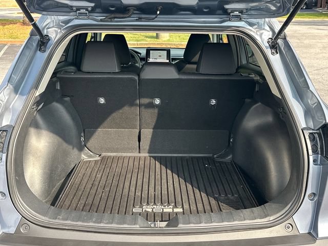 Used 2024 Toyota Corolla Cross LE w/ Moonroof Package FWD image 5