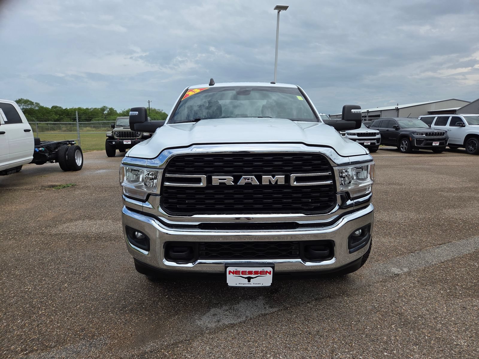 Used 2023 RAM 2500 Big Horn w/ Level 1 Equipment Group AWD/4WD image 2