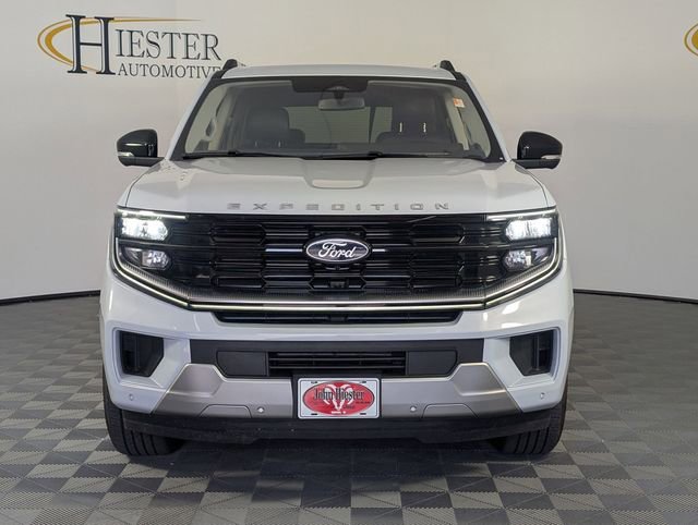 Used 2025 Ford Expedition Platinum AWD/4WD image 3