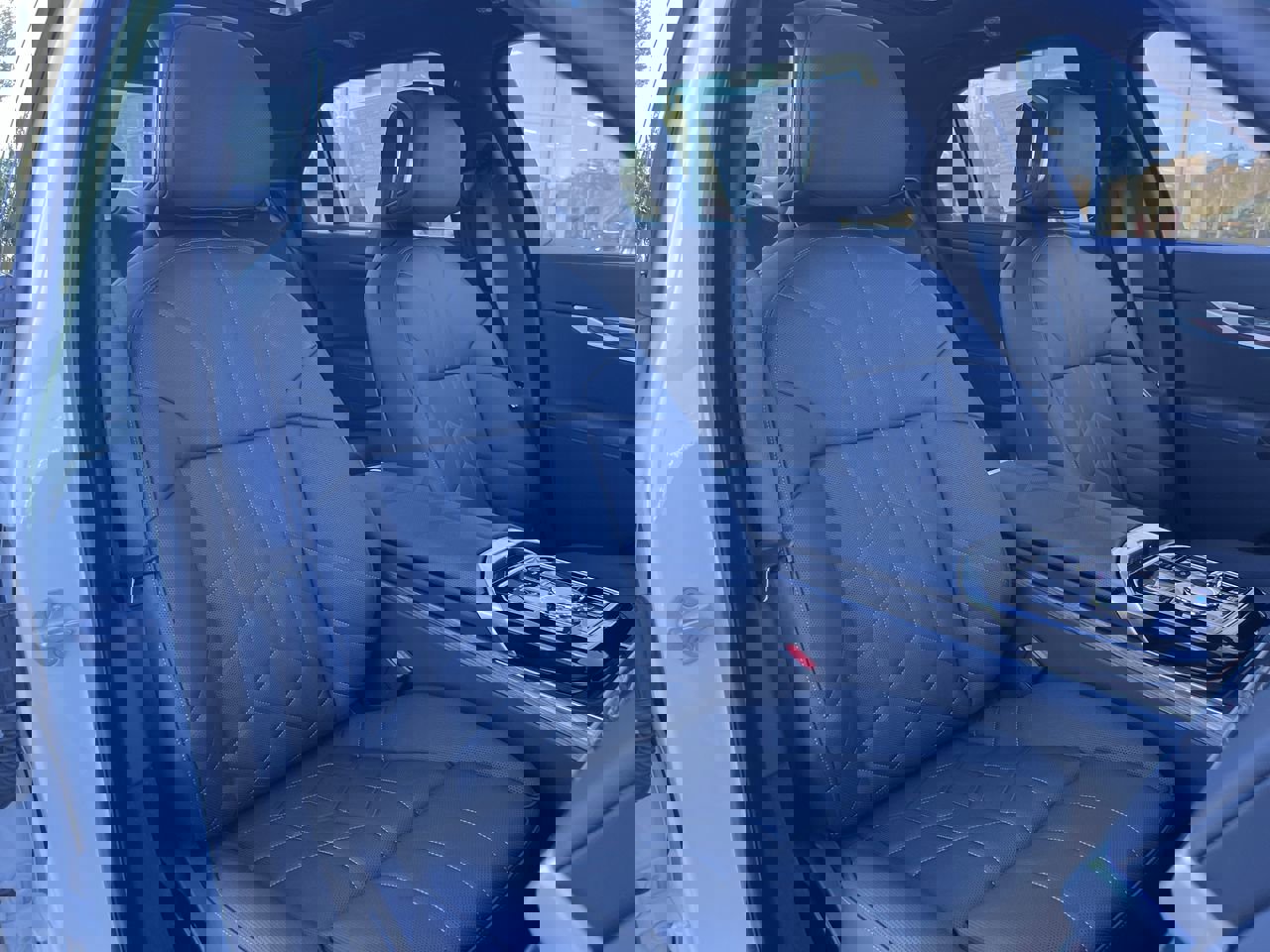 Used 2025 BMW i7 eDrive50 w/ M Sport Package image 36