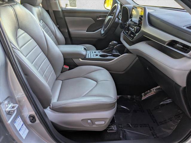 Used 2022 Toyota Highlander XLE image 20