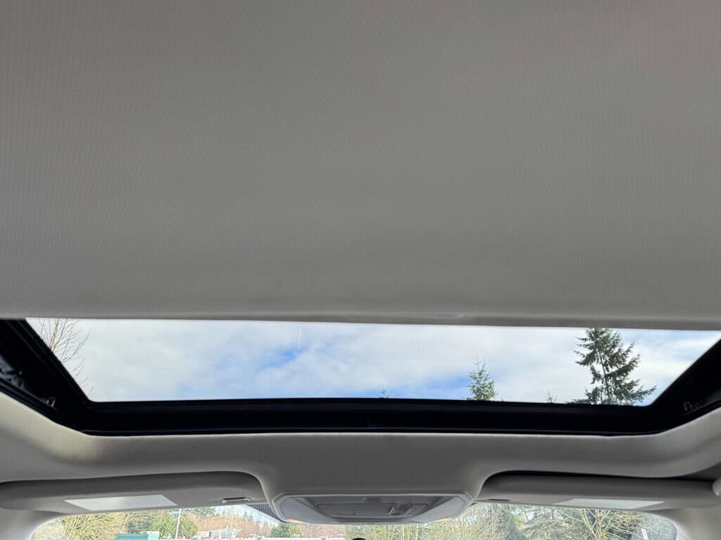 Used 2017 Ford Focus SEL image 17