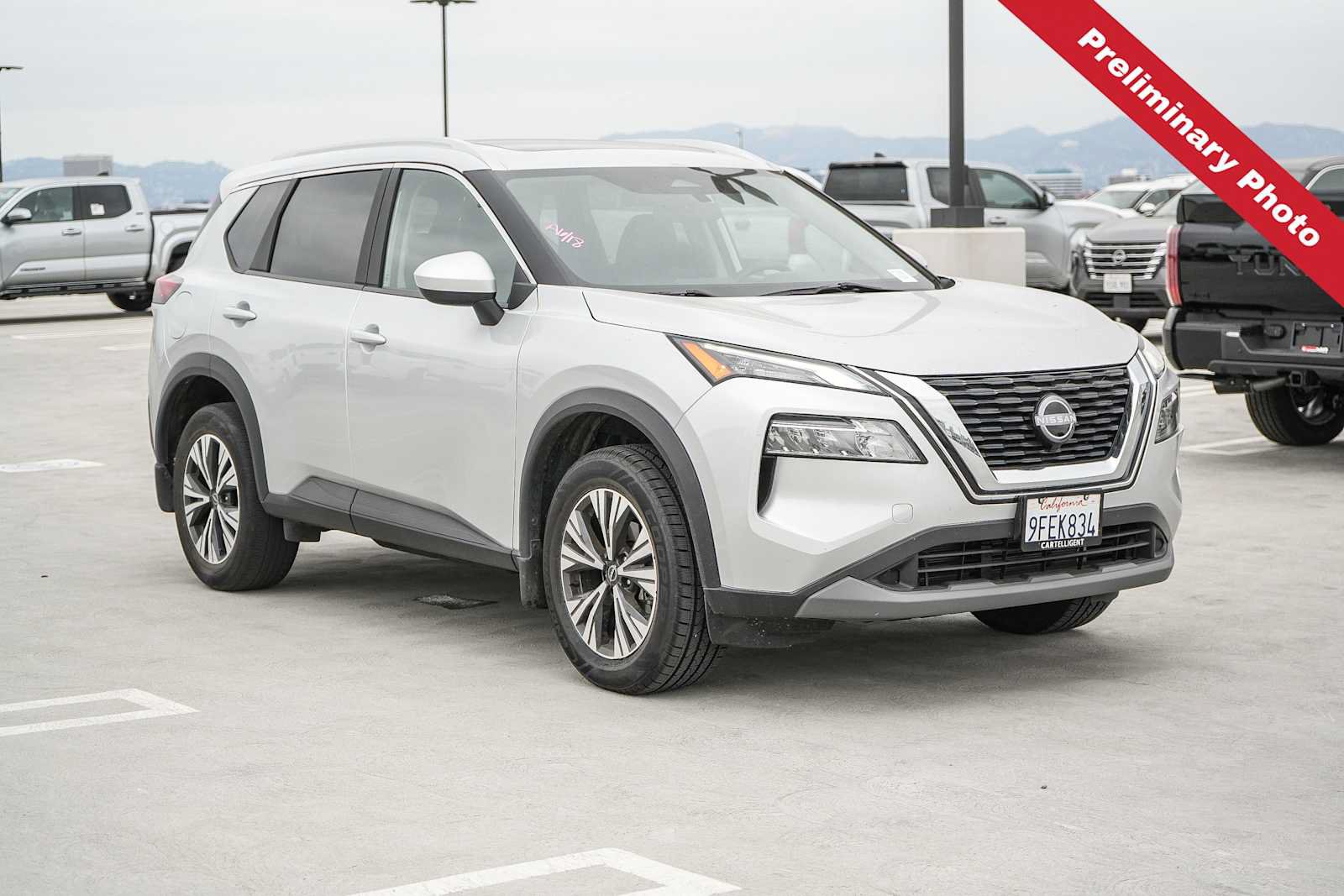 Used 2023 Nissan Rogue SV w/ SV Premium B Package FWD image 3