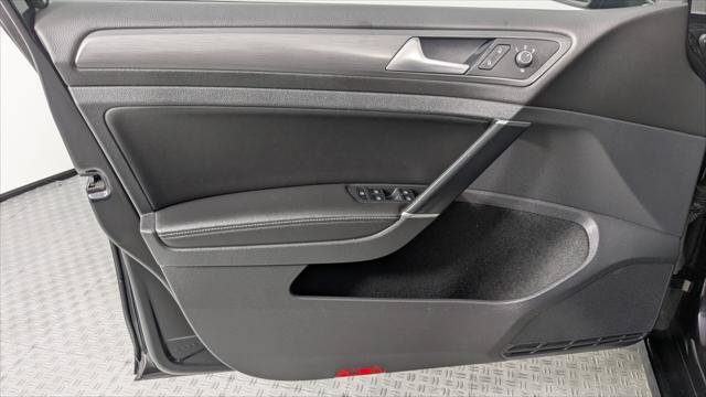 Used 2018 Volkswagen Golf SE FWD image 13
