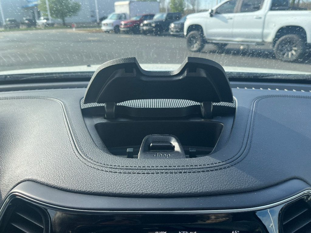 Used 2020 Jeep Cherokee Limited w/ Luxury Group AWD/4WD image 41